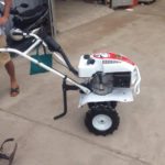 Máy càu trâu vàng đang làm đất ruộng mía cực nhanh