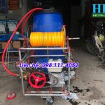 Bộ phun thuốc trừ sâu tự chế có lô cuốn lắp động cơ xăng