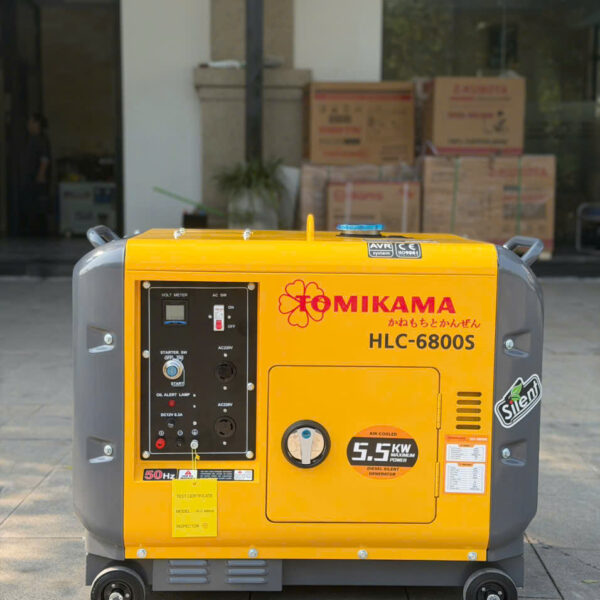 Moto dây đồng 100%. Điện áp: 220V- 50Hz Công suất định mức: 5.0 Kw Công suất tối đa: 5.5 Kw Vòng tua: 3000 vòng/phút Dung tích bình chứa nhiên liệu: 15L Dung tích nhớt bôi trơn: 1.65L Hệ thống khởi động đề , đồng hồ báo Vol điện tử . Loại động cơ: Động cơ 188FE Dung tích xilanh: 418cc Hệ thống làm mát: Gió cưỡng bức OHV Dòng điện: 1 pha Trọng lượng: 160Kg Kích thước: 90cmx58cmx73cm ,