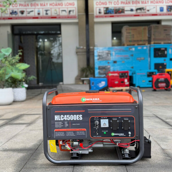4500is3 Moto dây đồng 100%. Điện áp: 220V- 50Hz
Công suất tối đa: 3Kw
Công suất định mức: 2.8 Kw
Điều chỉnh dòng điên tự động AVR
Dung tích bình chứa nhiên liệu: 15L
Dung tích nhớt bôi trơn: 0.6L
Hệ thống khởi động: Đề và giật nổ
Loại động cơ 4 thì 170F-7HP
Dung tích xilanh: 208 cc
Hệ thống làm mát: Gió cưỡng bức OHV
Dòng điện: 1 pha -220V
Kích thước: 60.5cmX 44.5cmX 45cm
Trọng lượng; 45Kg
